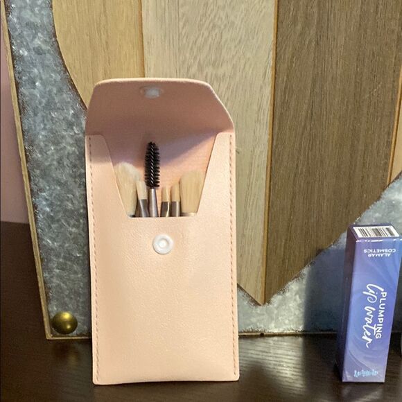 Makeup Bundle Set - Picture 3 of 5